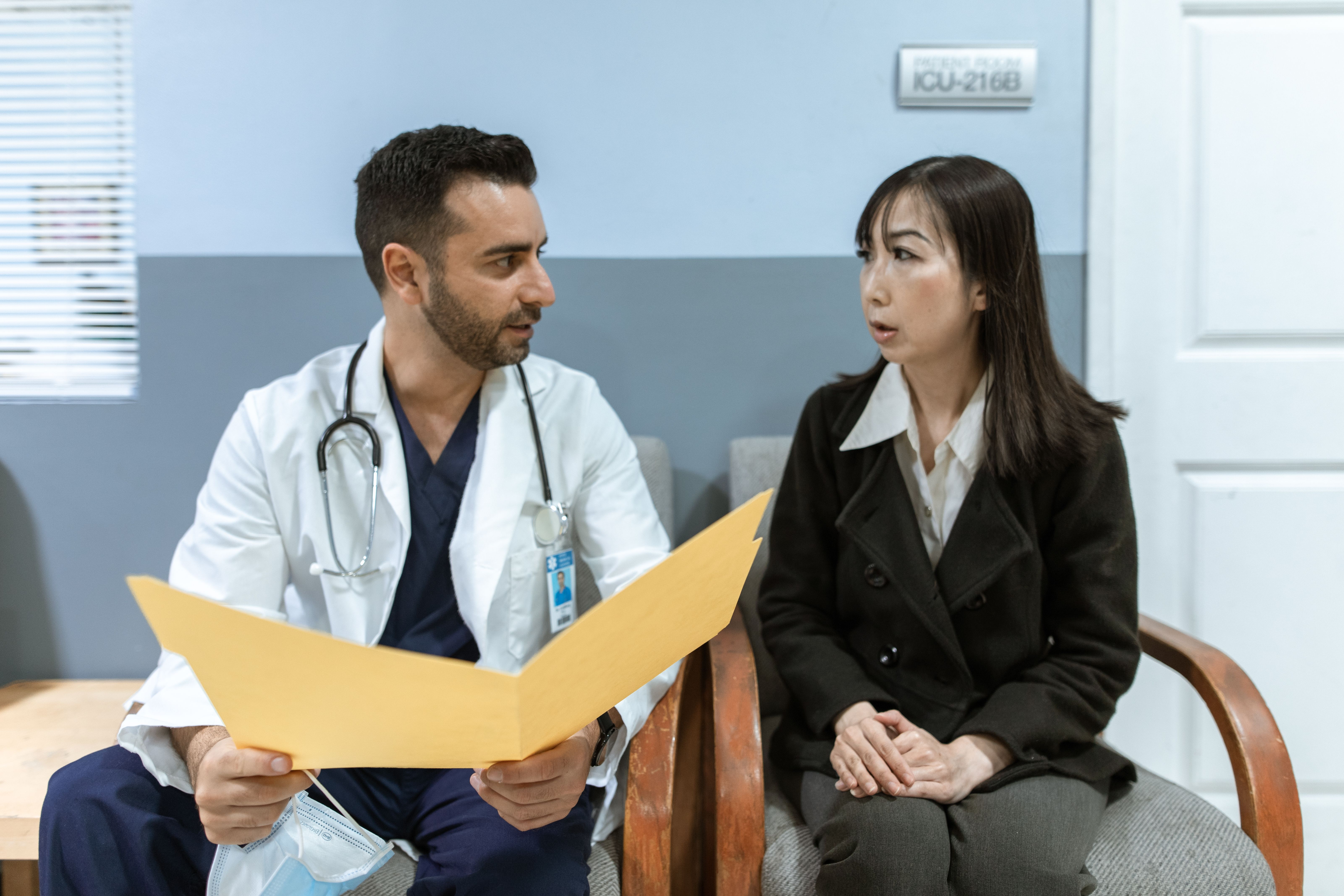 Patient consultation for Lenox Medical Clinic Decatur area care